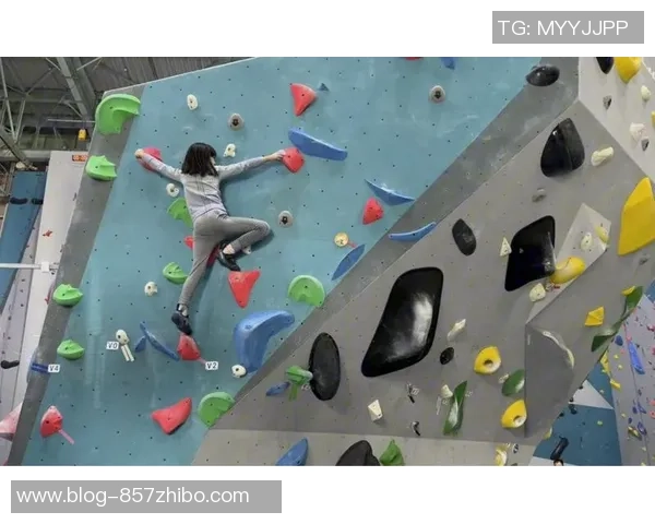 成都攀岩队实力揭秘：攀岩巨献背后的故事与挑战